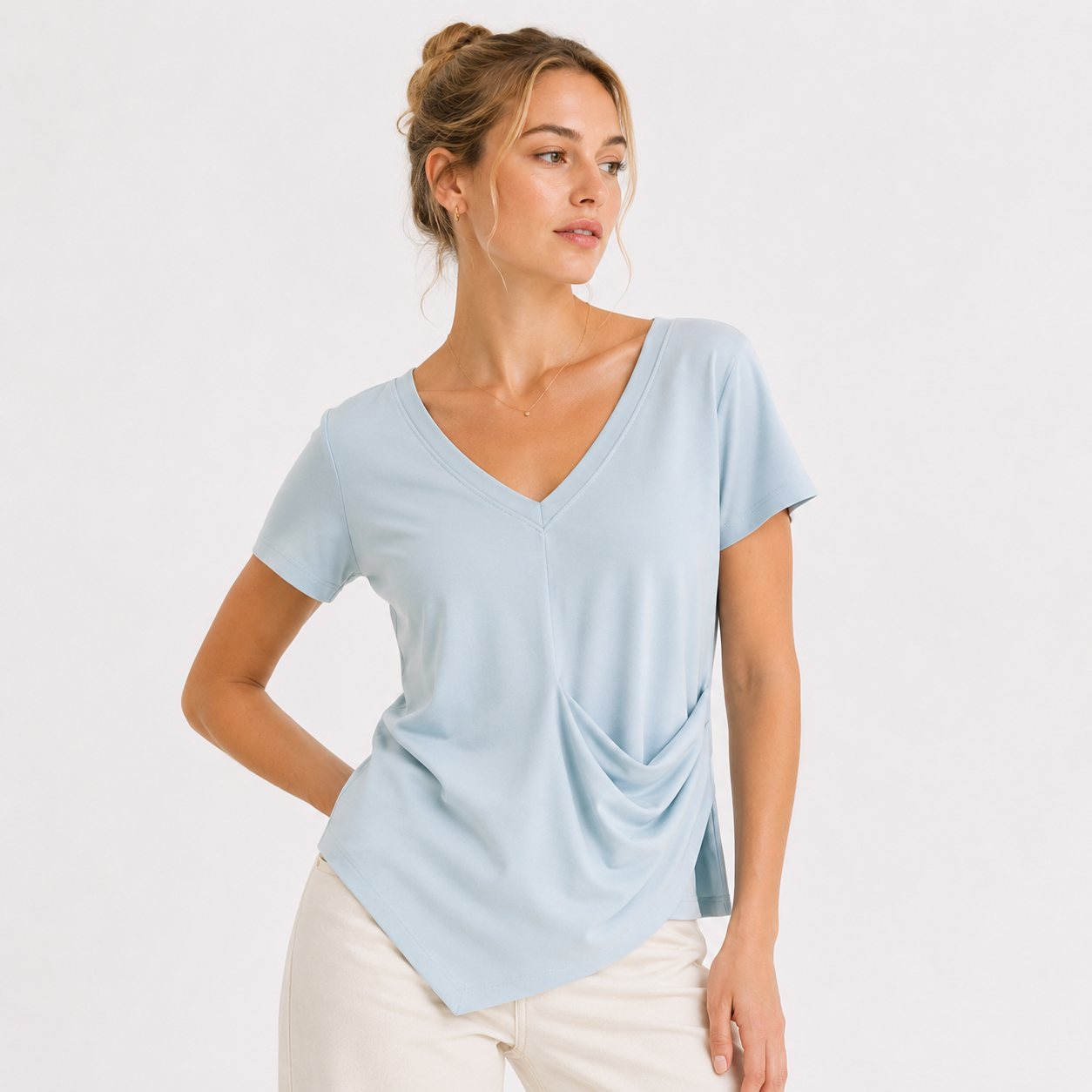 Figursydd Topp til Dame – V-Hals med Drapert Midje og Asymmetrisk Design