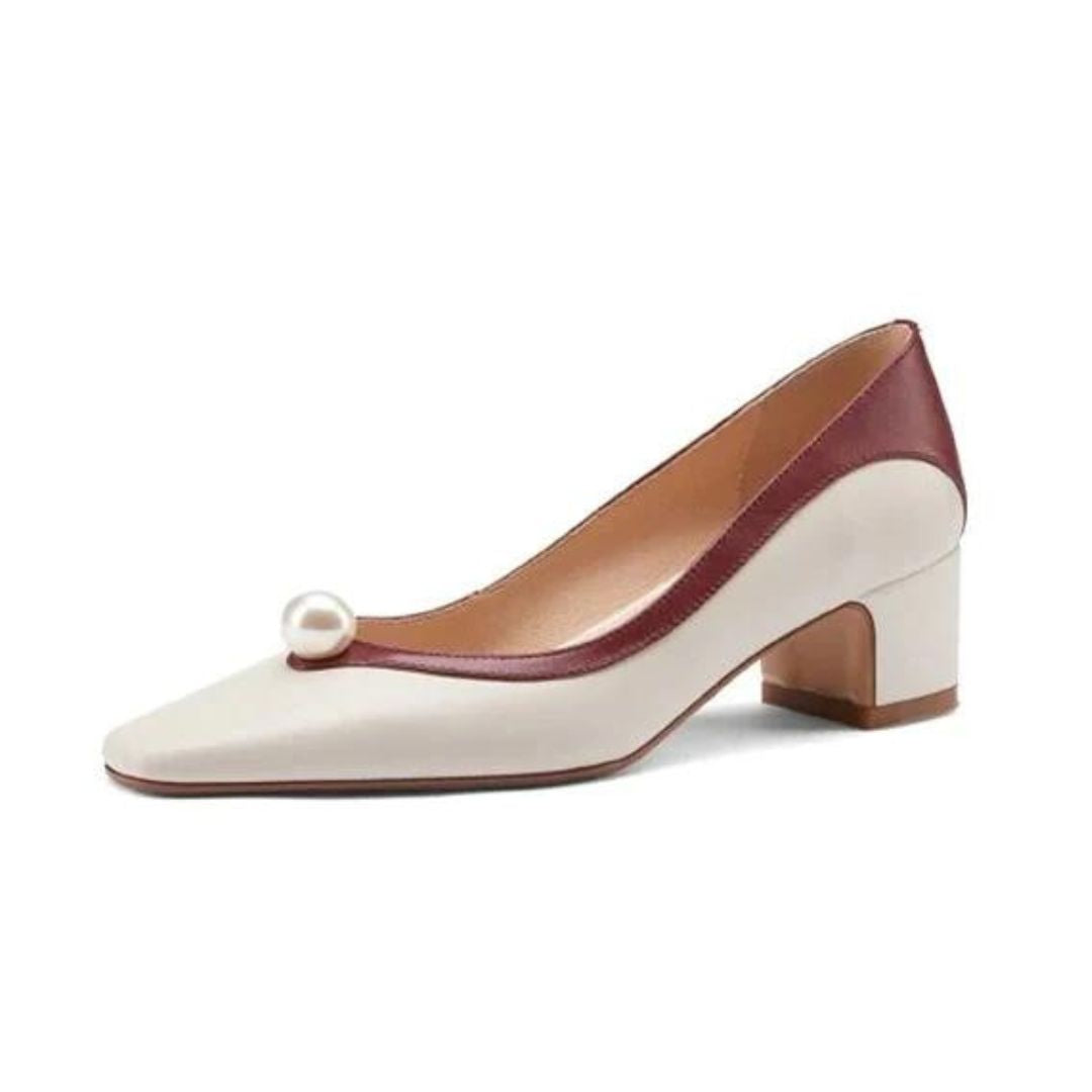 Elegante pumps med perleutsmykning