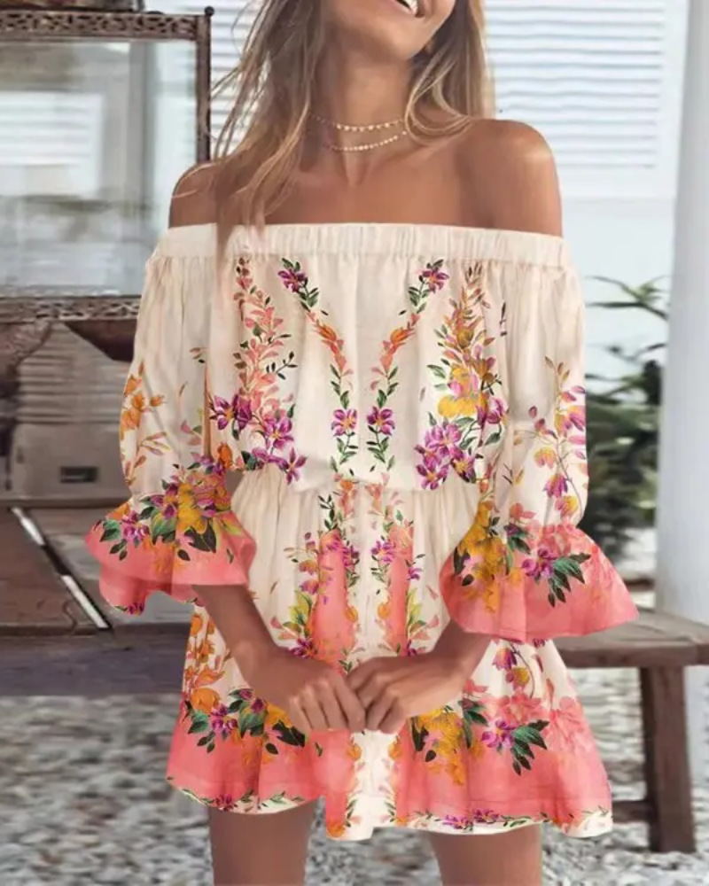 Kjole uten skuldre med boho-bladtrykk