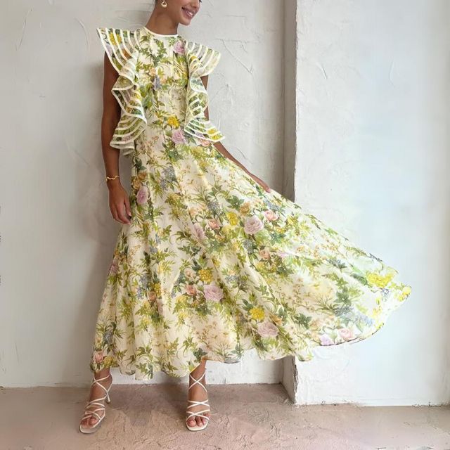 A-formet kjole med blomstermønster og volanger