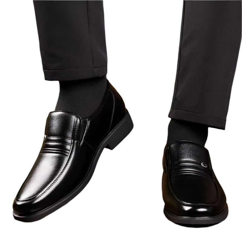 Luftige Skinnsko for Menn med Skjult 6 cm Løft – Elegant Slip-on for Sommer og Jobb – Svart Flatsko