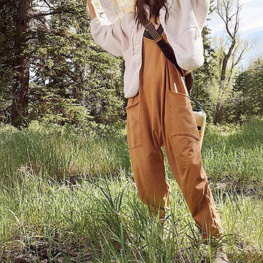 Minimalist jumpsuit with pockets and V-neck