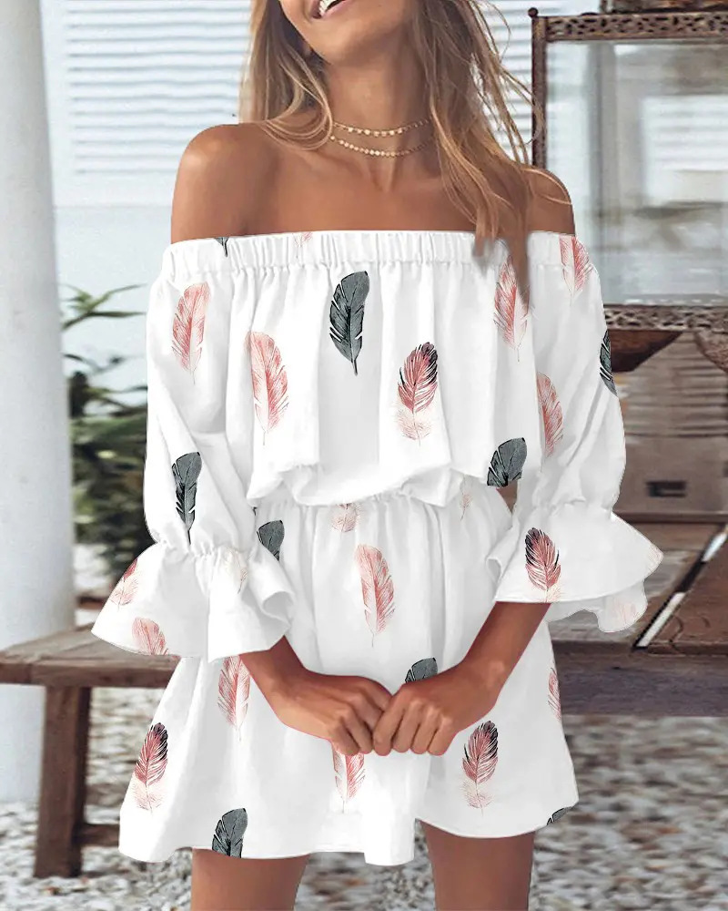 Kjole uten skuldre med boho-bladtrykk