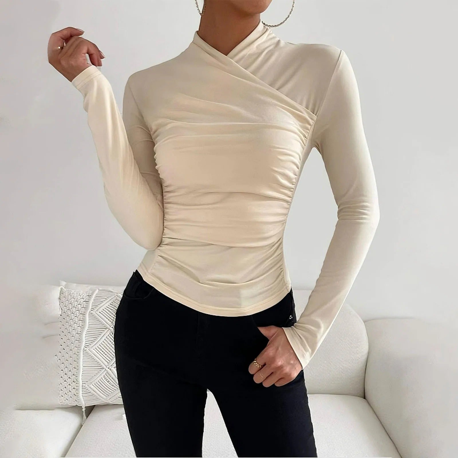 Elegant, rynkete, tettsittende, langermet kjole for kvinner