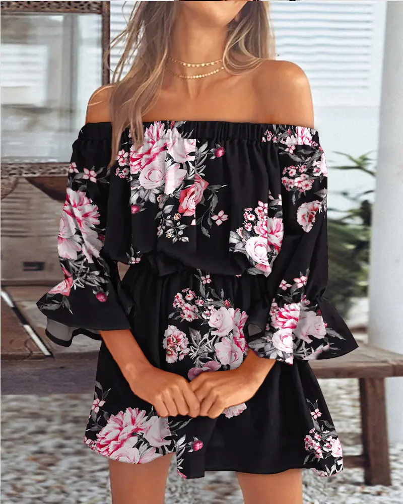 Kjole uten skuldre med boho-bladtrykk