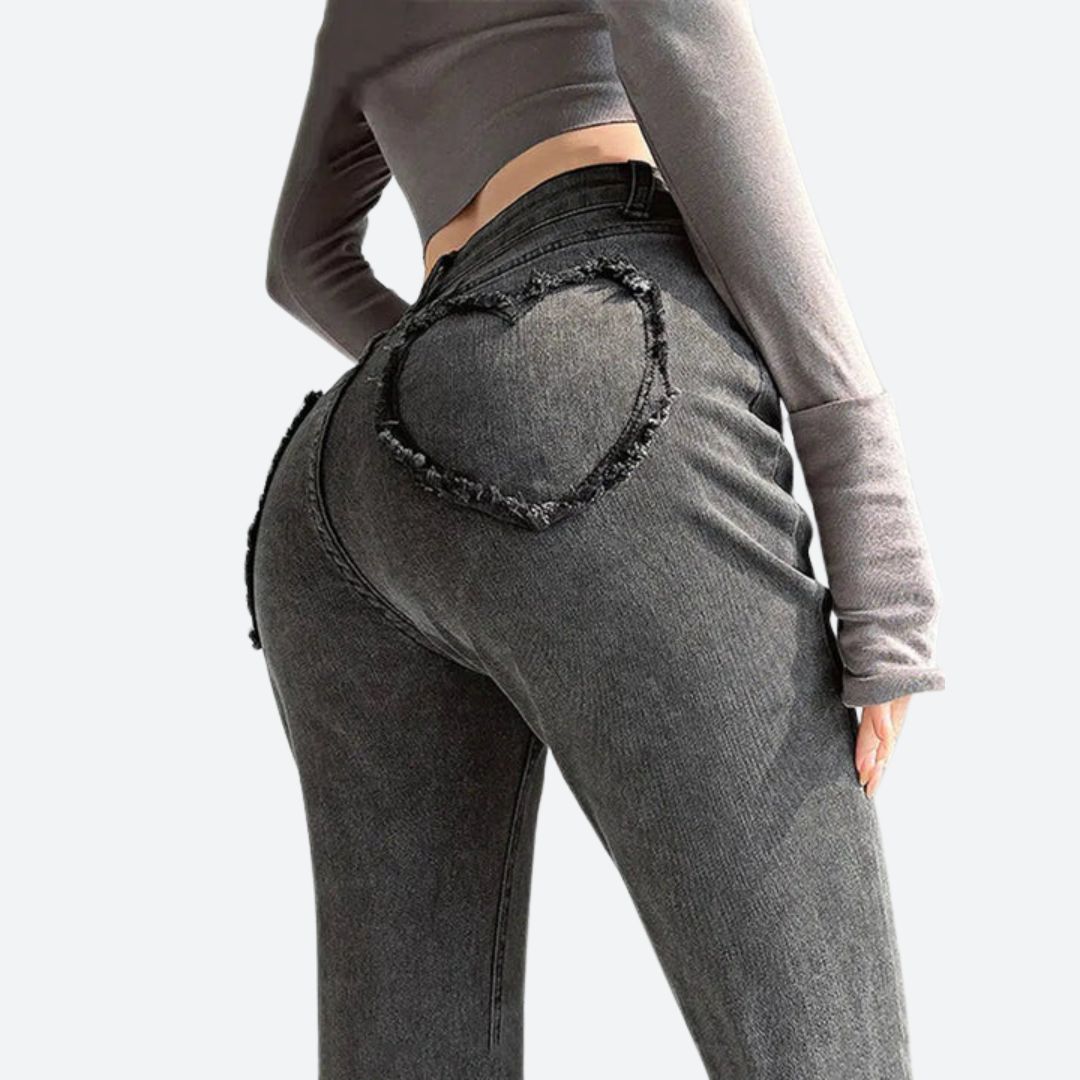 Jeans med høy midje og hjertefrynser