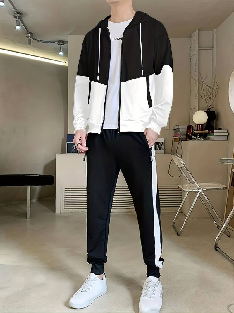 Sett med jakke med hette og joggebukse