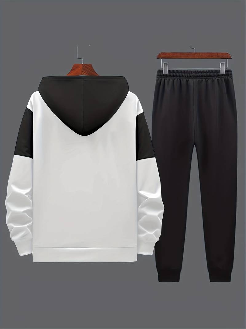 Sett med jakke med hette og joggebukse