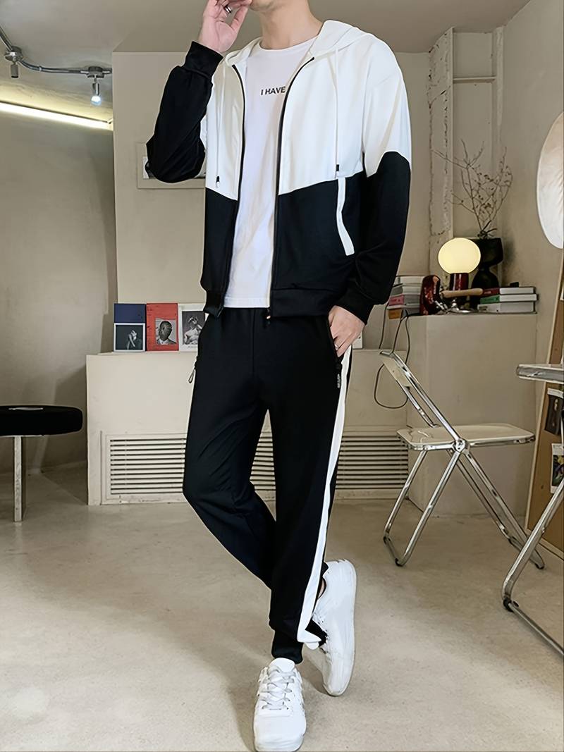 Sett med jakke med hette og joggebukse