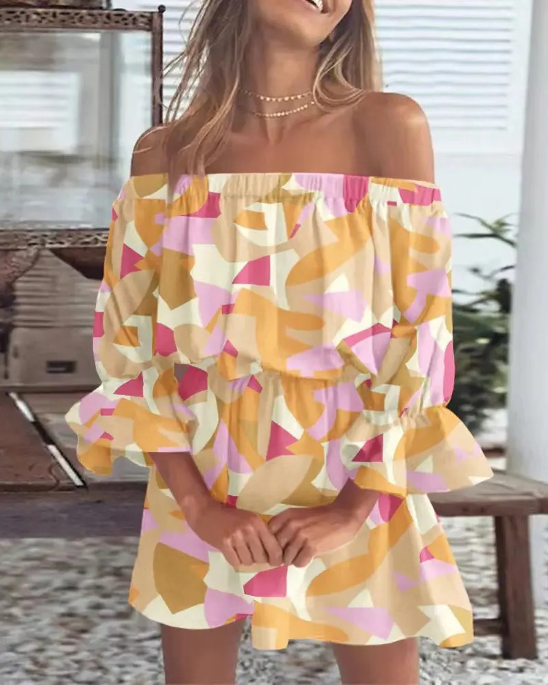 Kjole uten skuldre med boho-bladtrykk