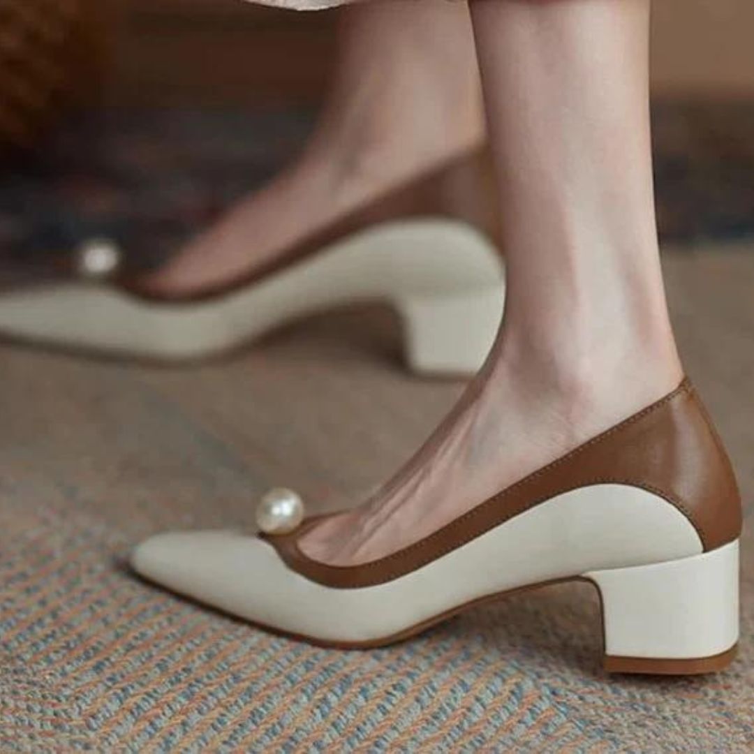 Elegante pumps med perleutsmykning
