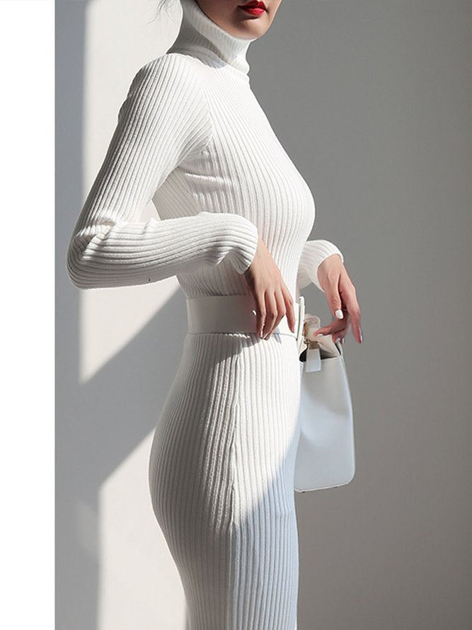 Strikket vinterkjole med turtleneck