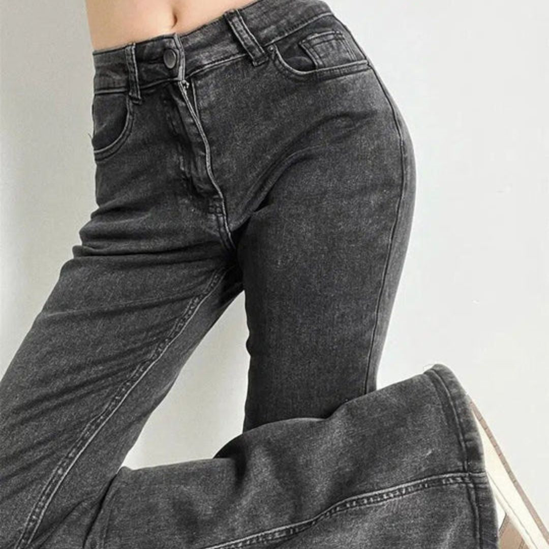 Jeans med høy midje og hjertefrynser
