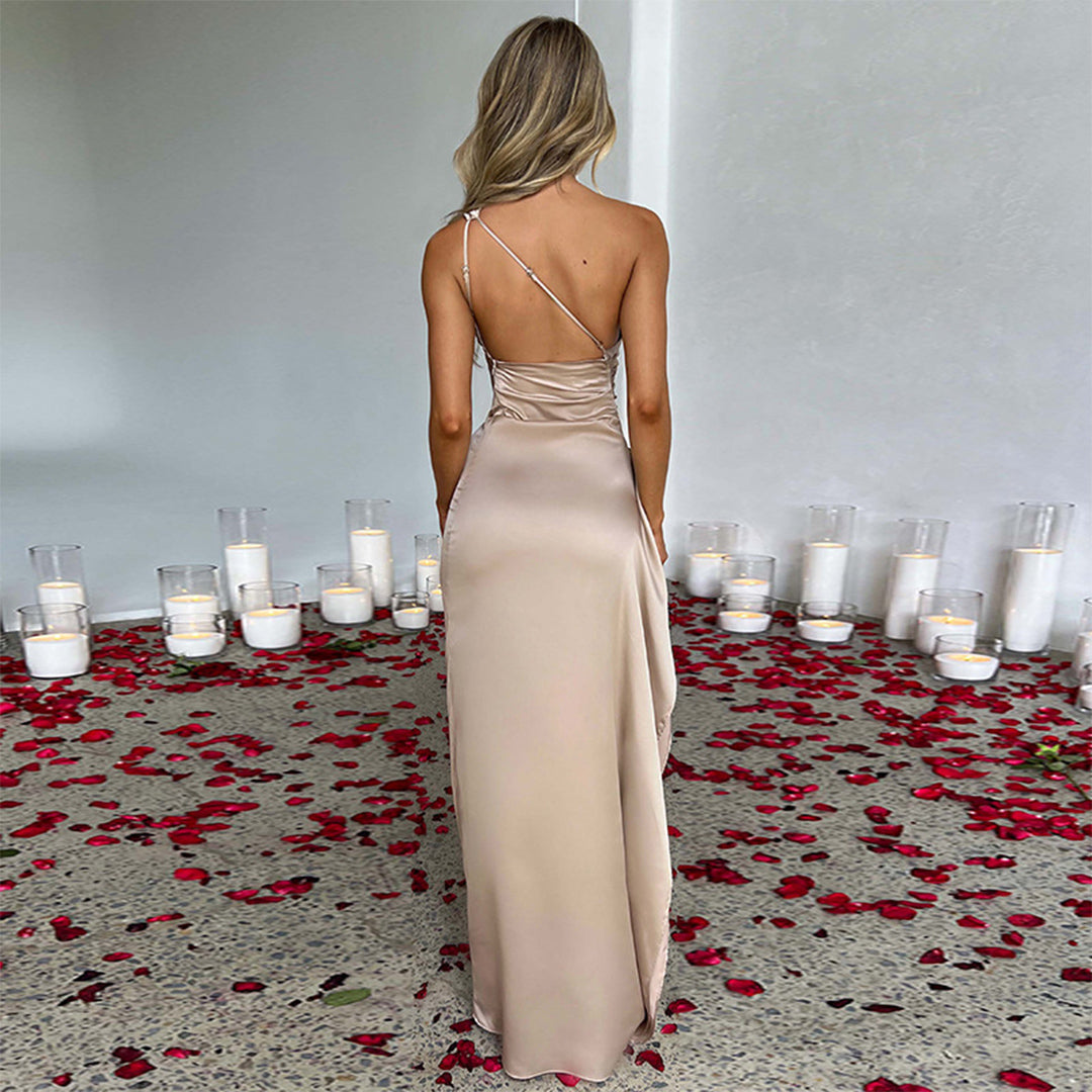 Elegant lang satengkjole