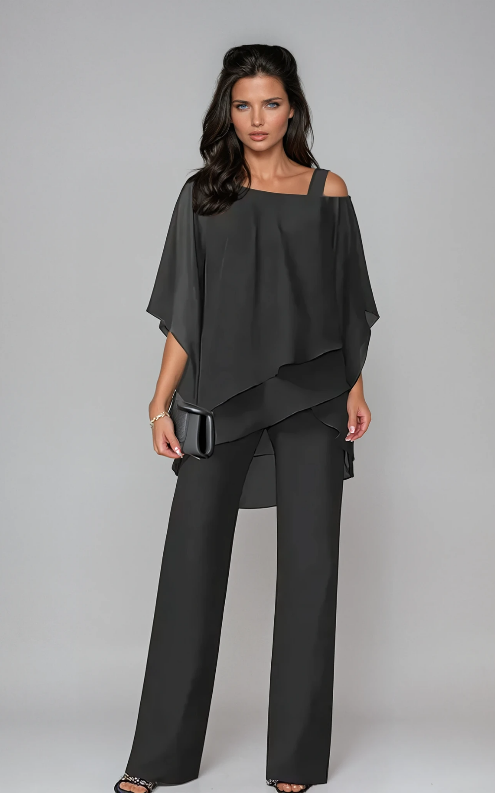 Aria | Todelt sett i chiffon med cold shoulder-topp og rettbukser