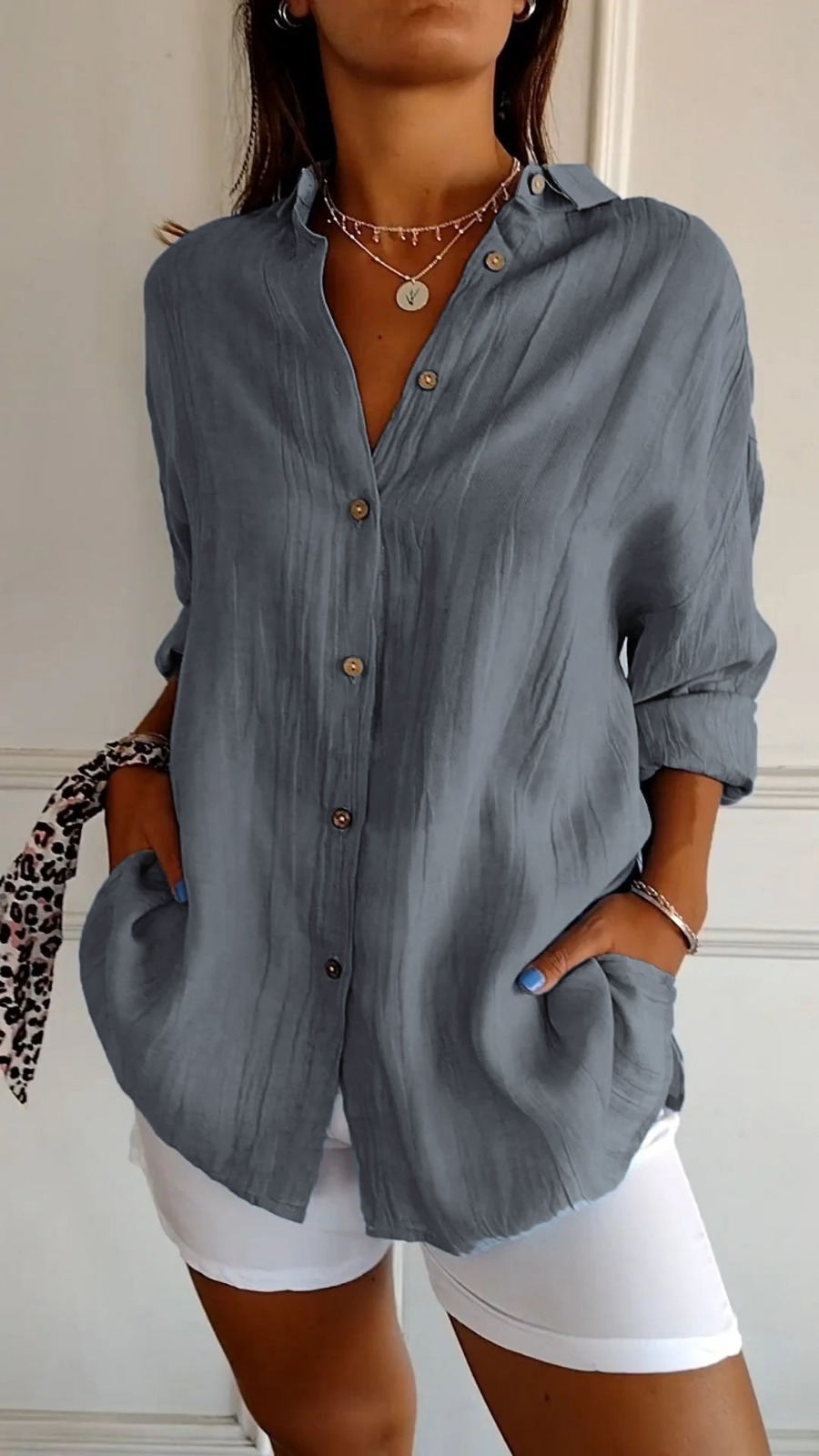 Bea | Oversized skjorte i lin med krage og knappefront