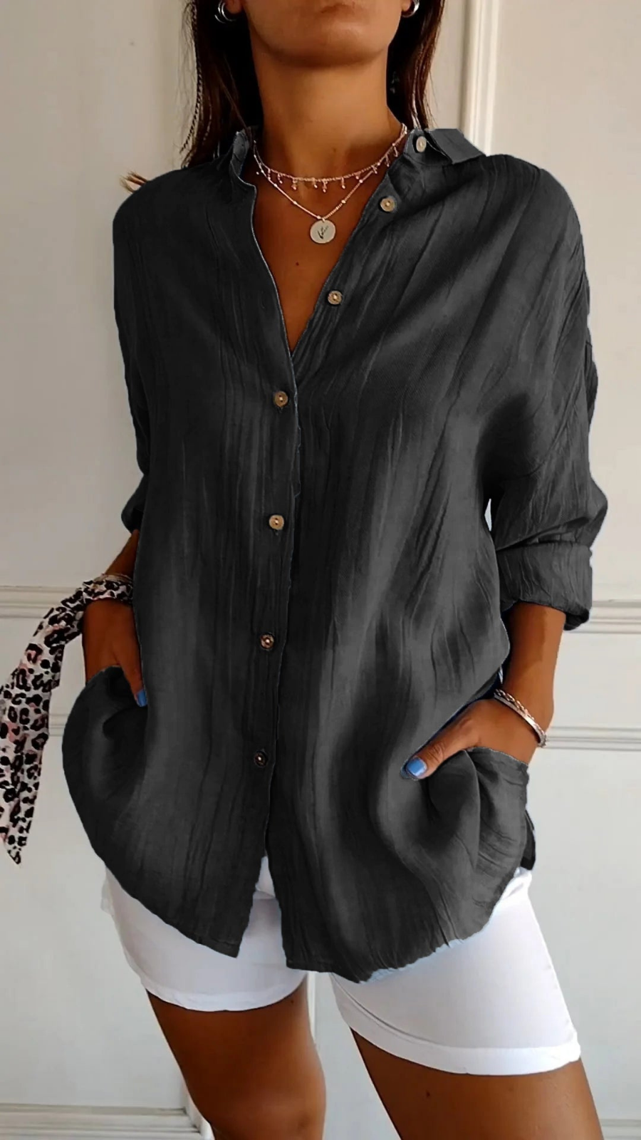 Bea | Oversized skjorte i lin med krage og knappefront