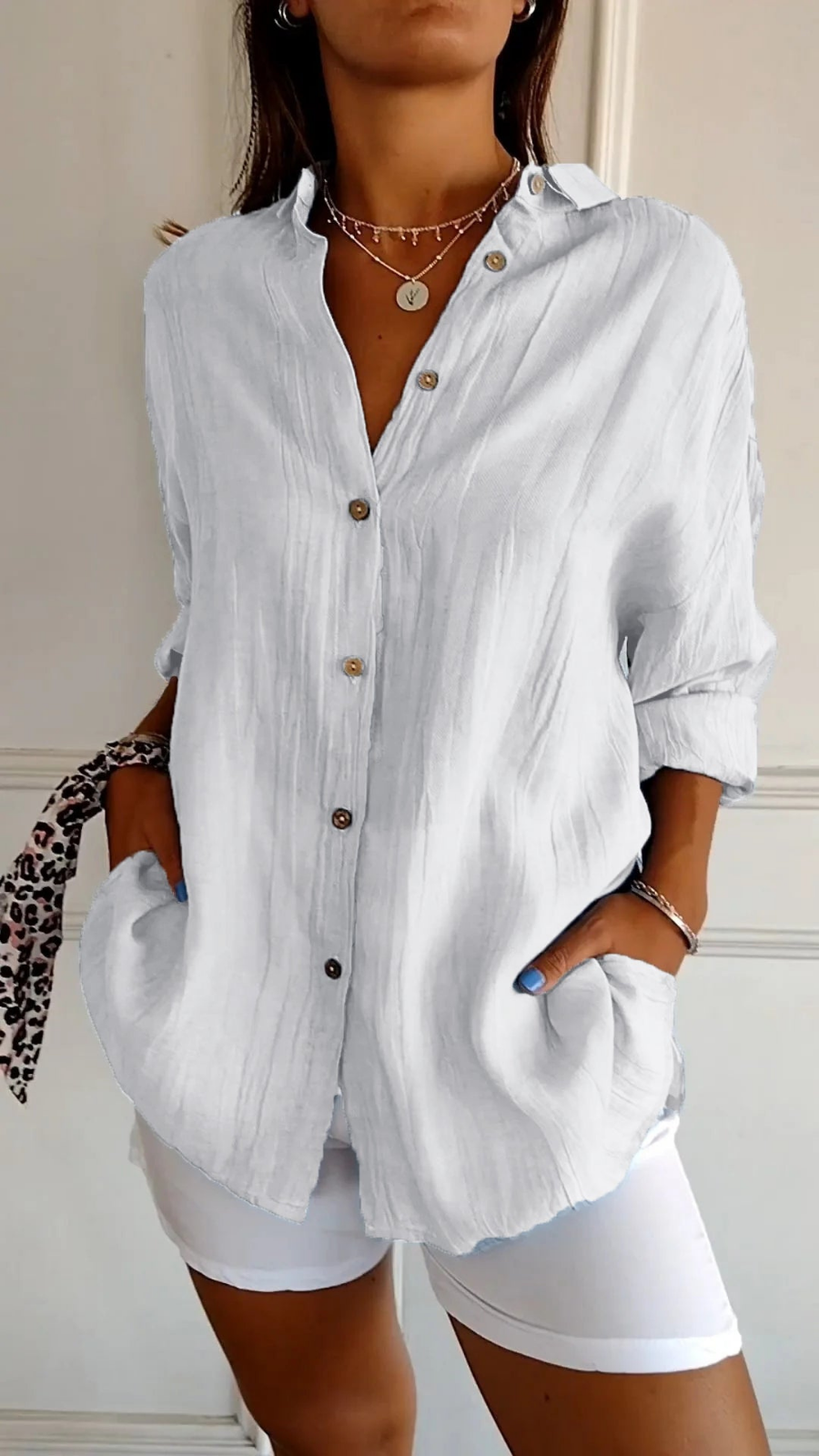 Bea | Oversized skjorte i lin med krage og knappefront