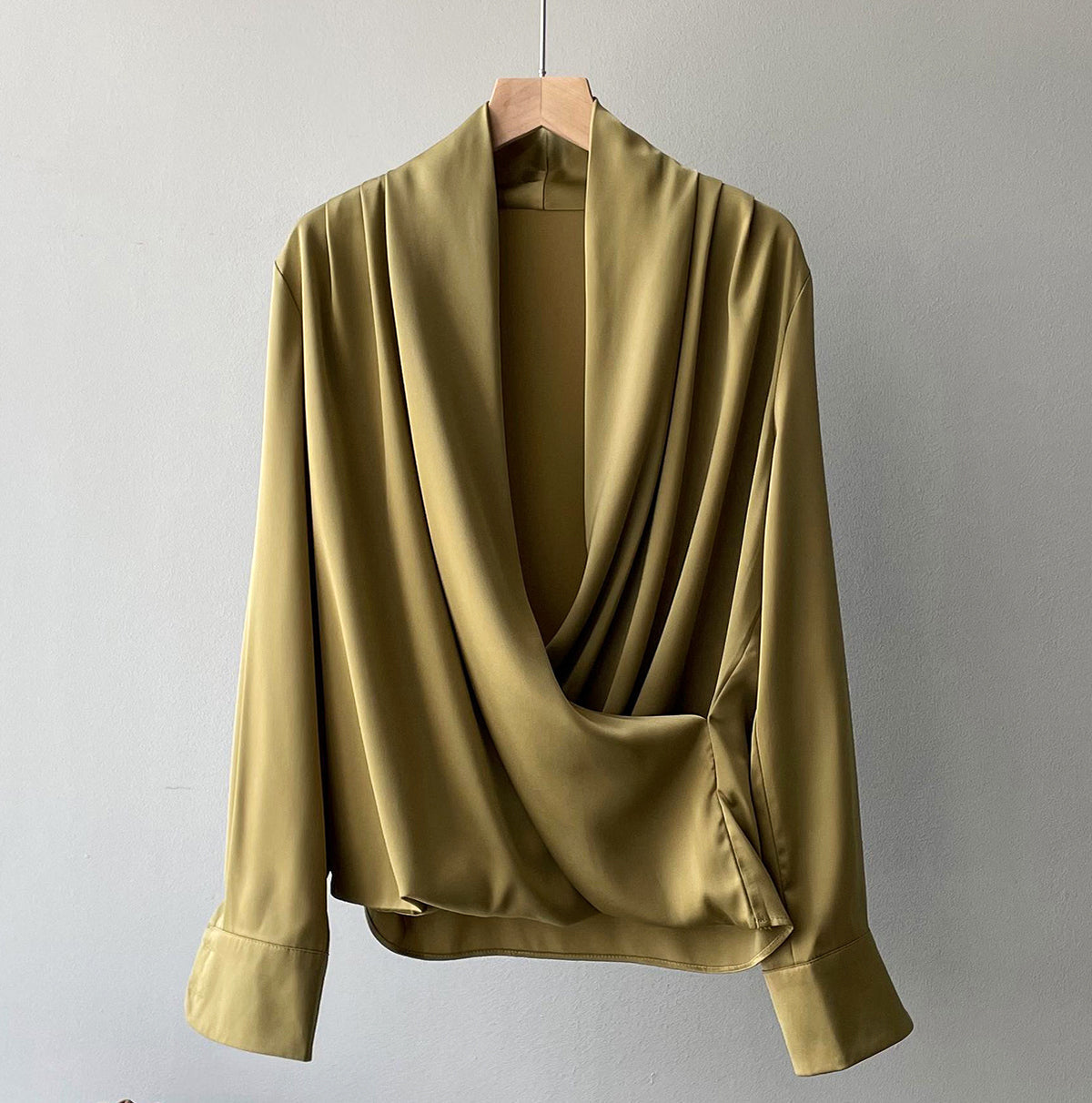 Elegant bluse i sateng
