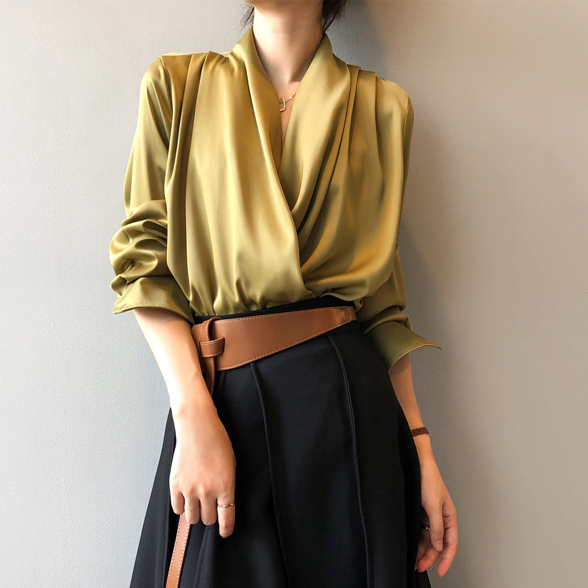 Elegant bluse i sateng