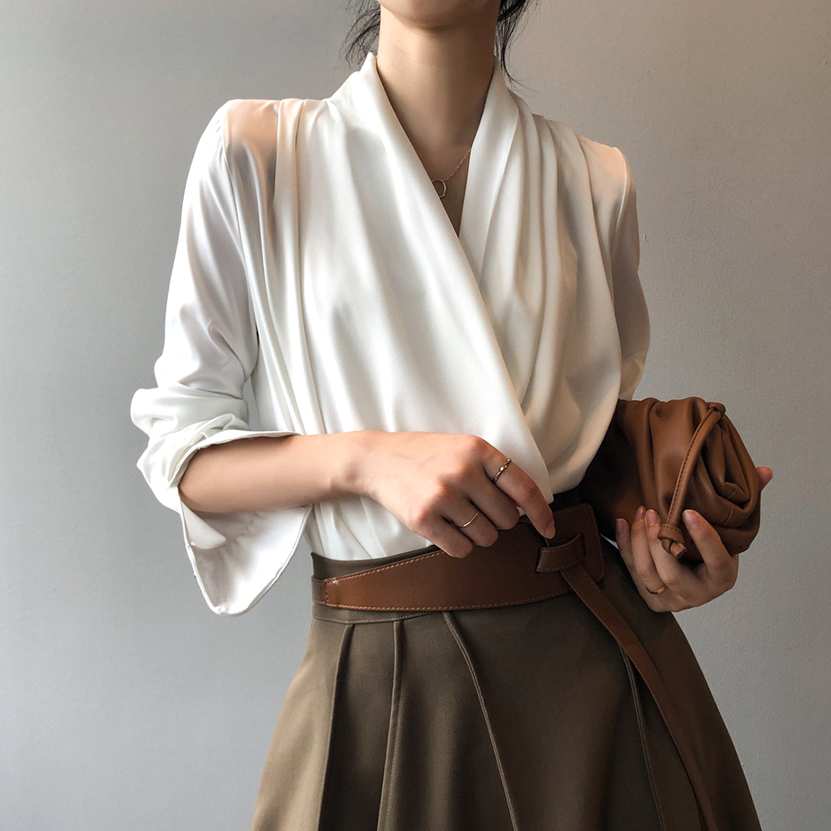 Elegant bluse i sateng