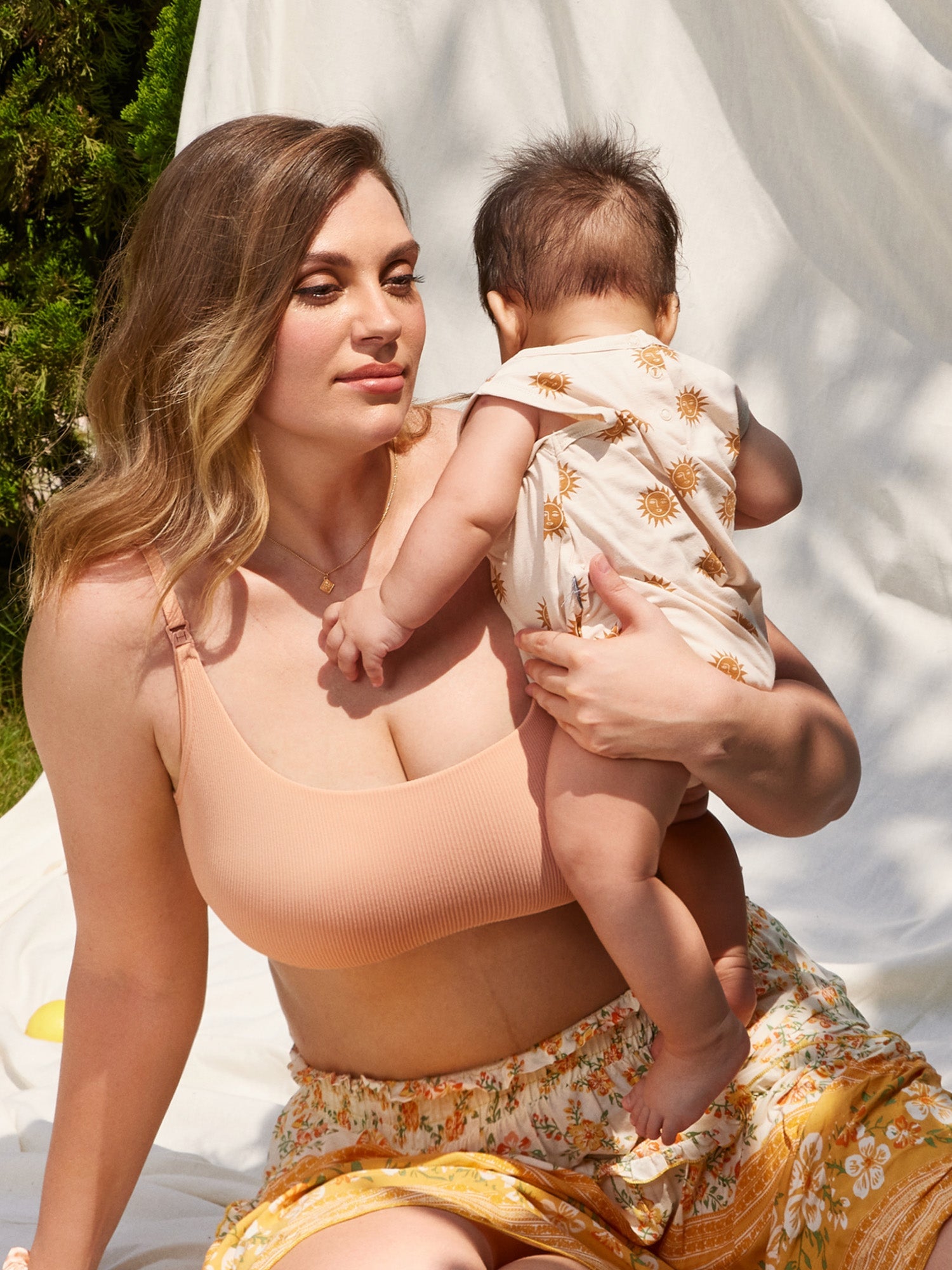 Ammebh uten bøyle i ribbestrikk – myk ammebralette med avtakbare innlegg