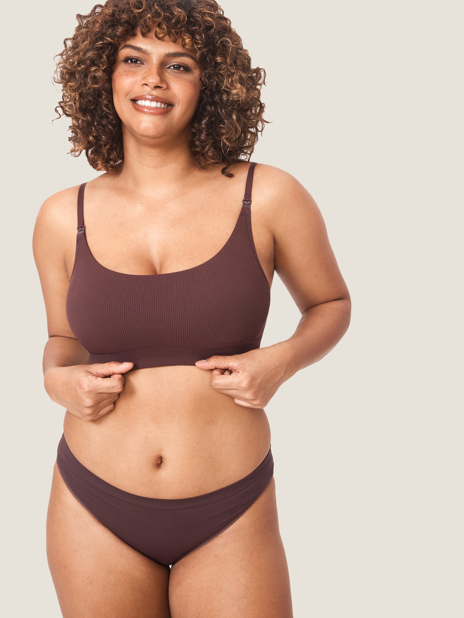 Ammebh uten bøyle i ribbestrikk – myk ammebralette med avtakbare innlegg