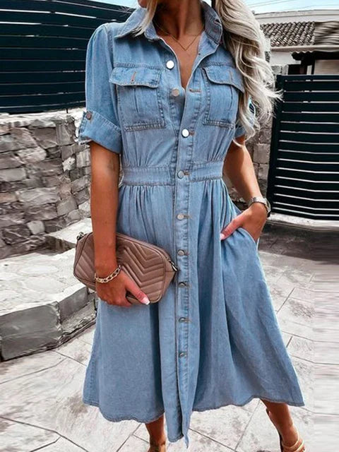 Lang, enkelbrystet kjole med lommer i denim