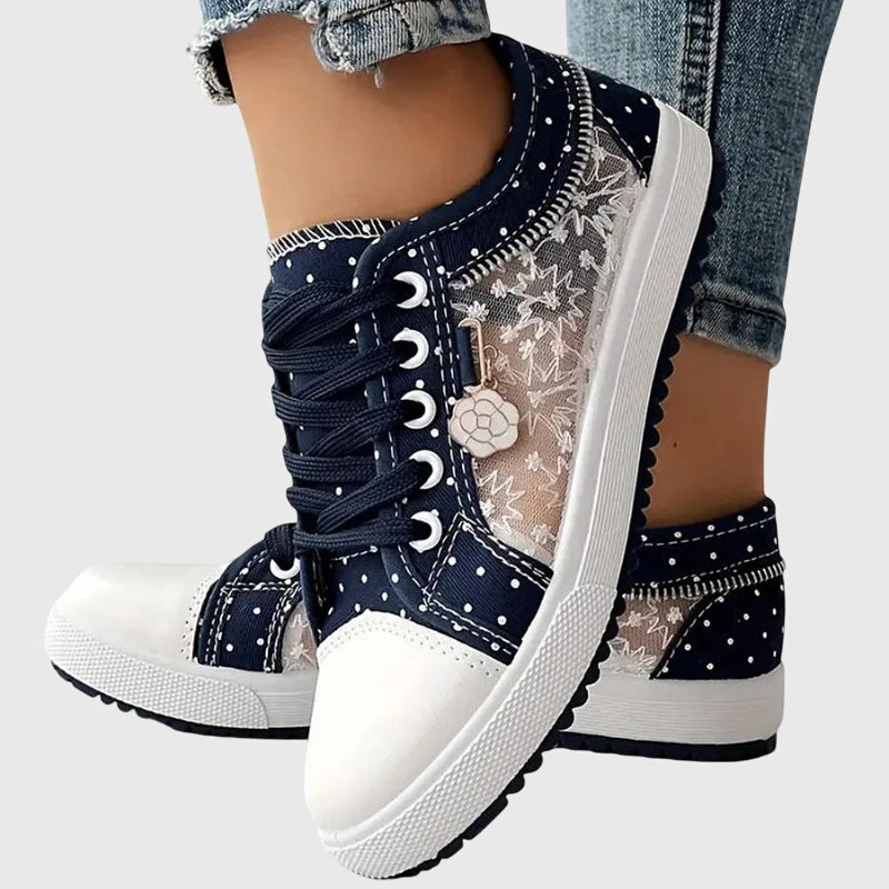 Dottie | Pustende sneakers i lerret med prikkemønster og snøring