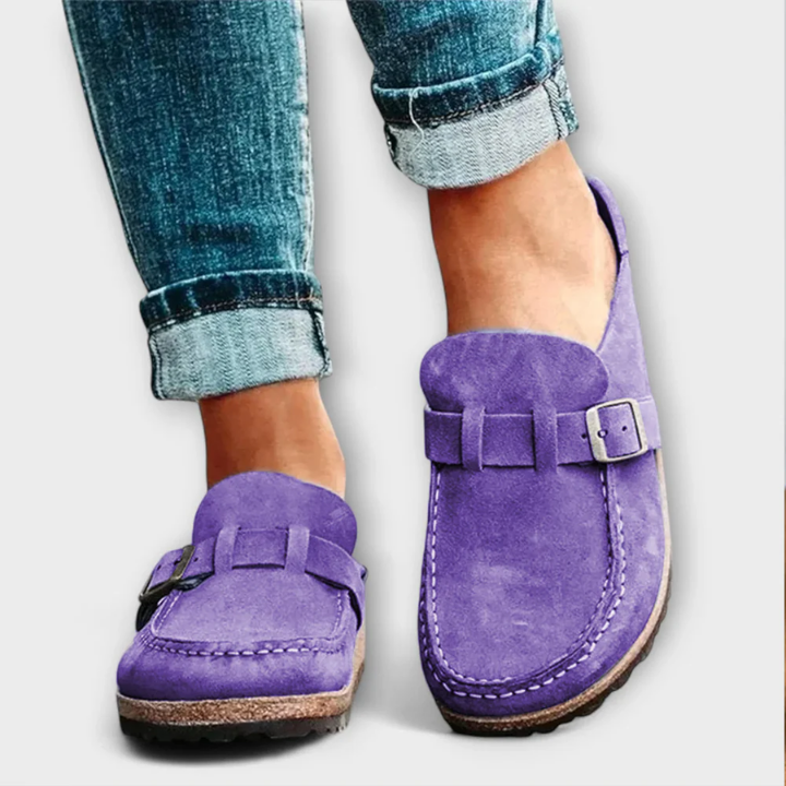 Fenna | Slip-on-tresko i semsket skinn med spennestropp – Lilla