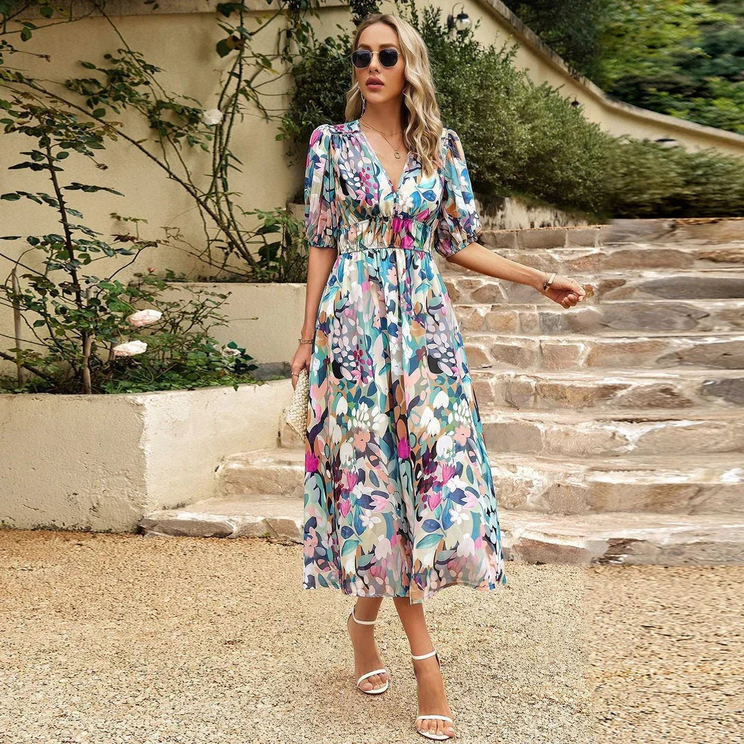 Flytende sommer midi-kjole med blomsterprint