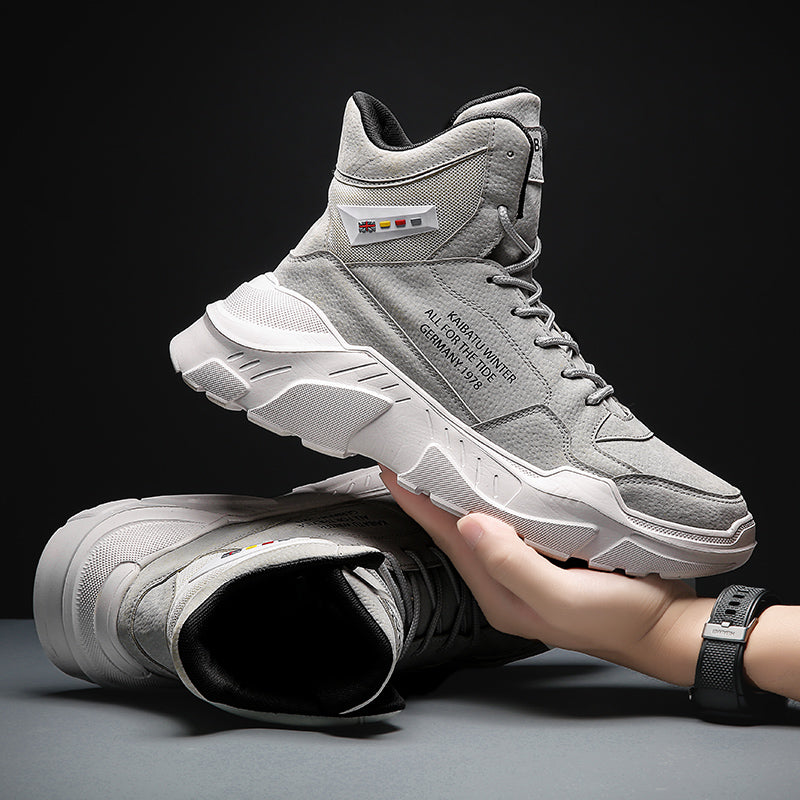 Høy sneaker med kontrastsåle