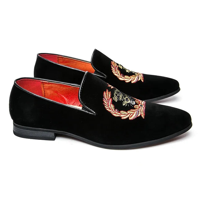 Loafers i fløyel med brodert emblem