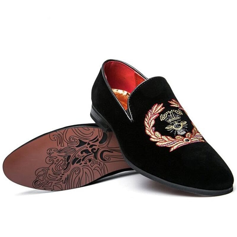 Loafers i fløyel med brodert våpenskjold