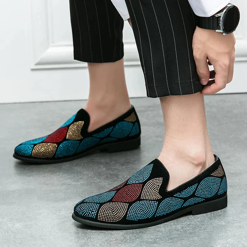 Moderne tøfler med geometrisk mønster