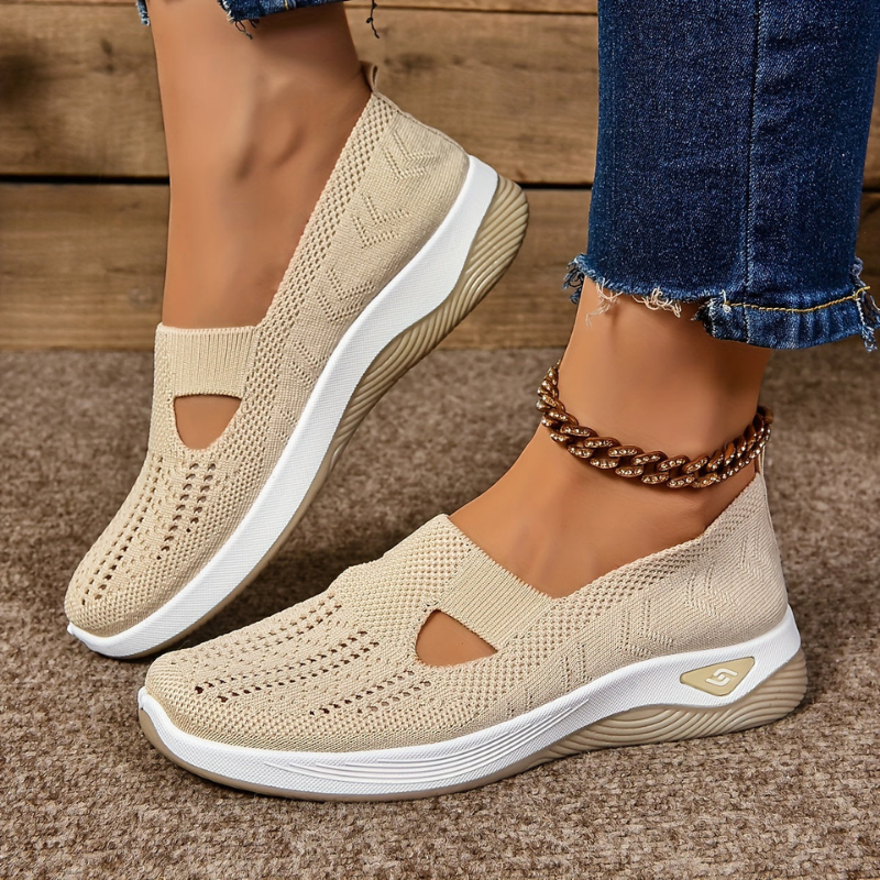 Lyra | Pustende slip-on-kilesneakers i strikk med utskjæringer