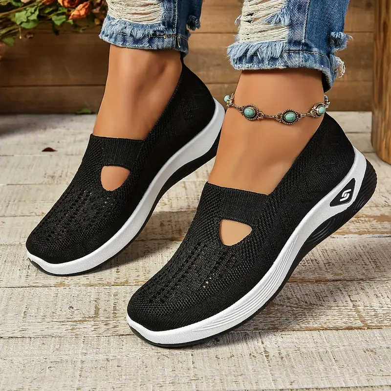 Lyra | Pustende slip-on-kilesneakers i strikk med utskjæringer