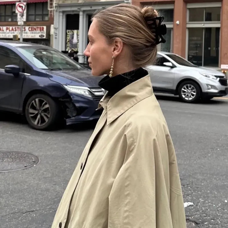 Elegante øreringer med metalliske perletråder