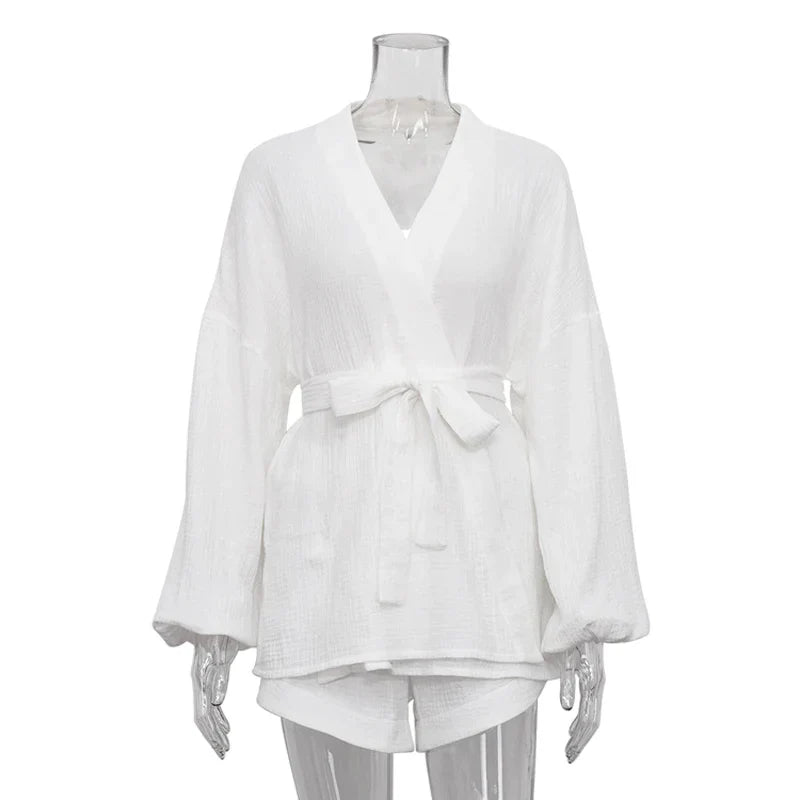 Løstsittende sett med strukturert bluse og shorts