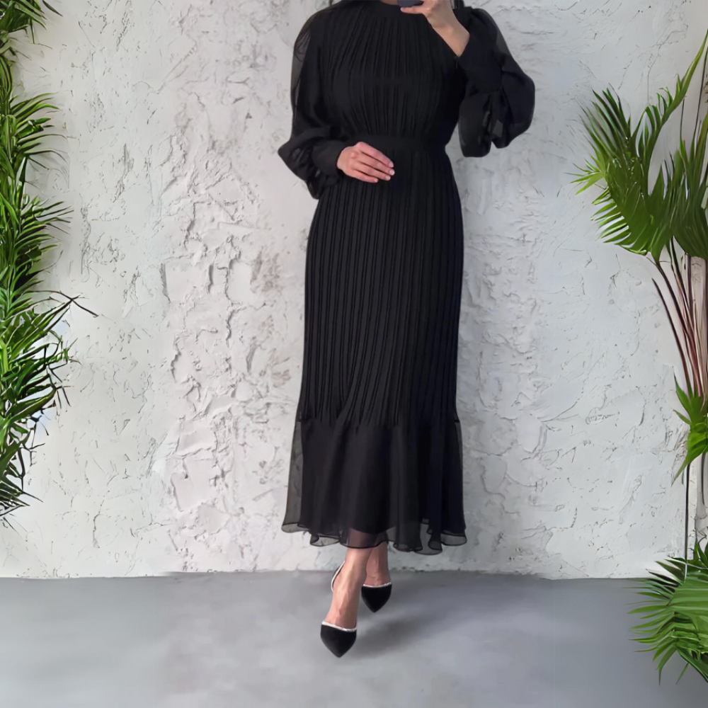Nadine | Plissert langermet maxikjole i chiffon med ståkrage