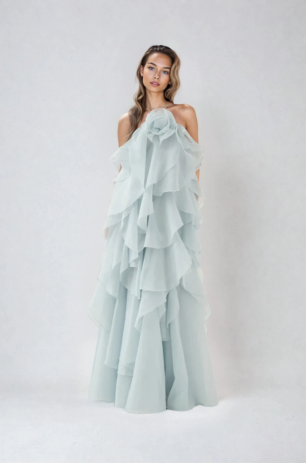 Rosalind | Lagdelt maxikjole i chiffon med volanger og halterneck