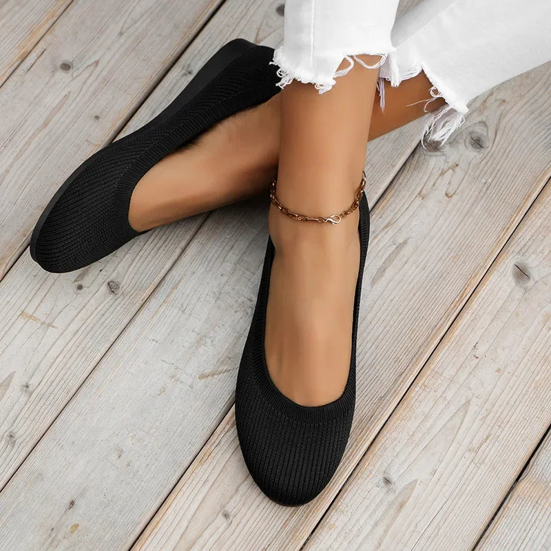 Elegante, pyntede ballerinaer med strikket tekstur