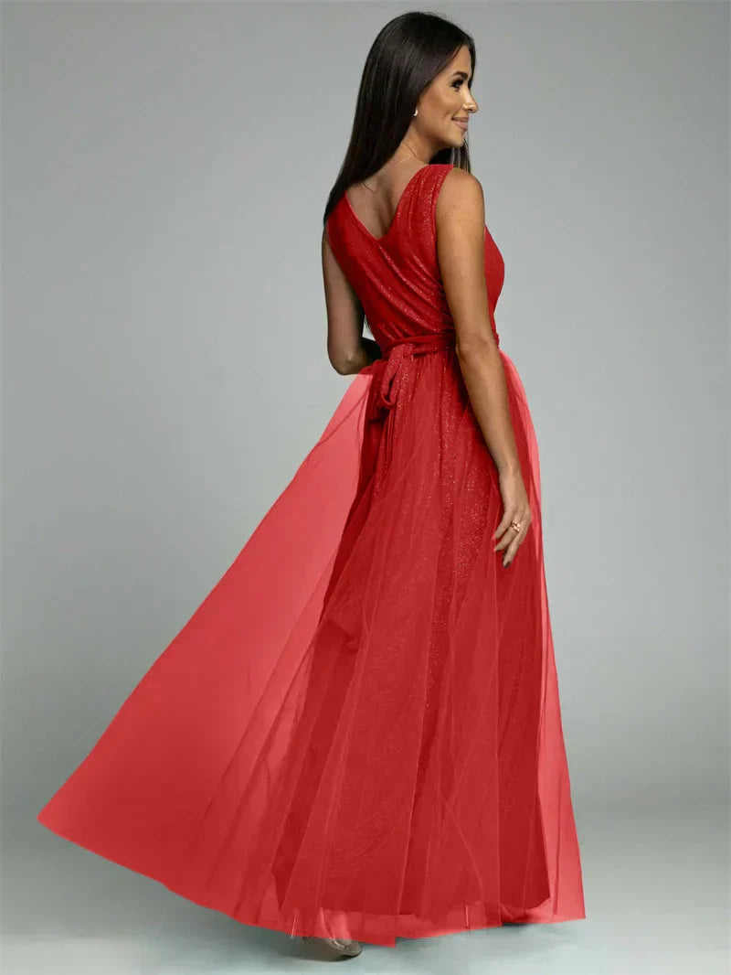 Elegant kjole med V-hals