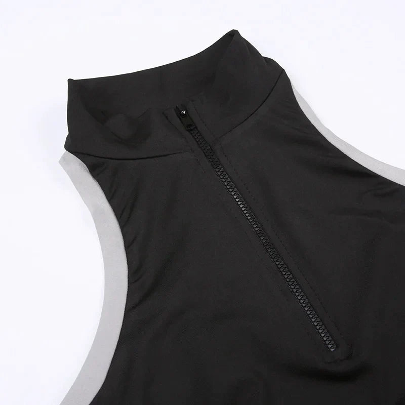 Sporty crop top med høy krage
