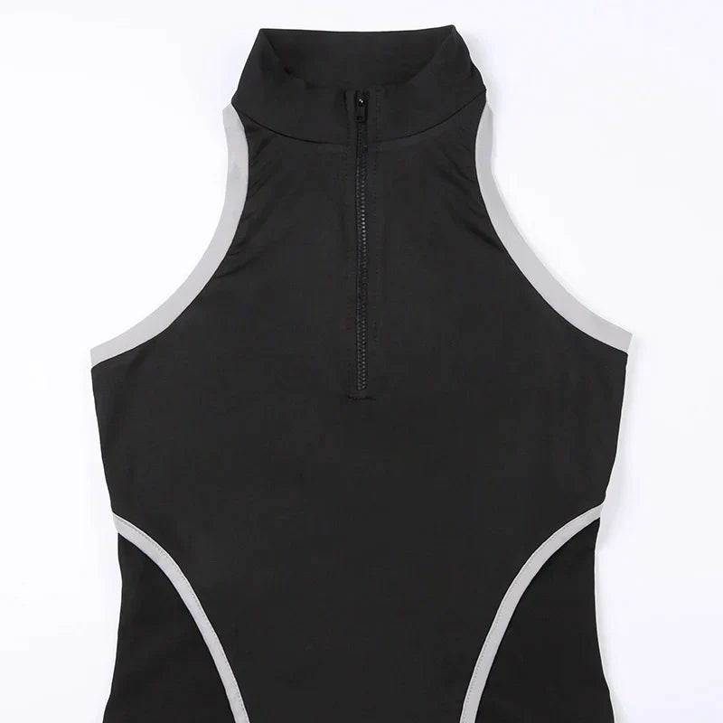 Sporty crop top med høy krage