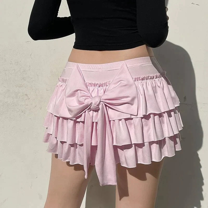 Shorts med volang og sløyfedetaljer i sateng