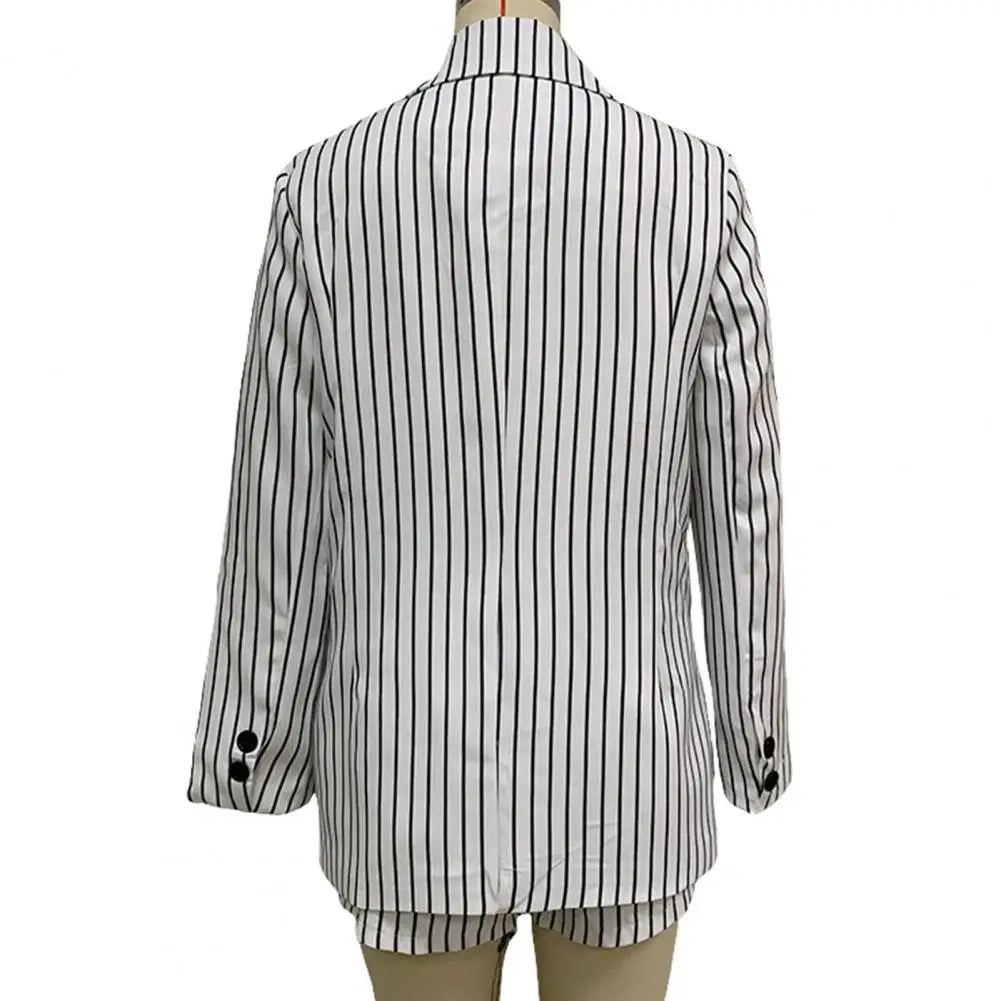 Stripete blazer med matchende shorts sett