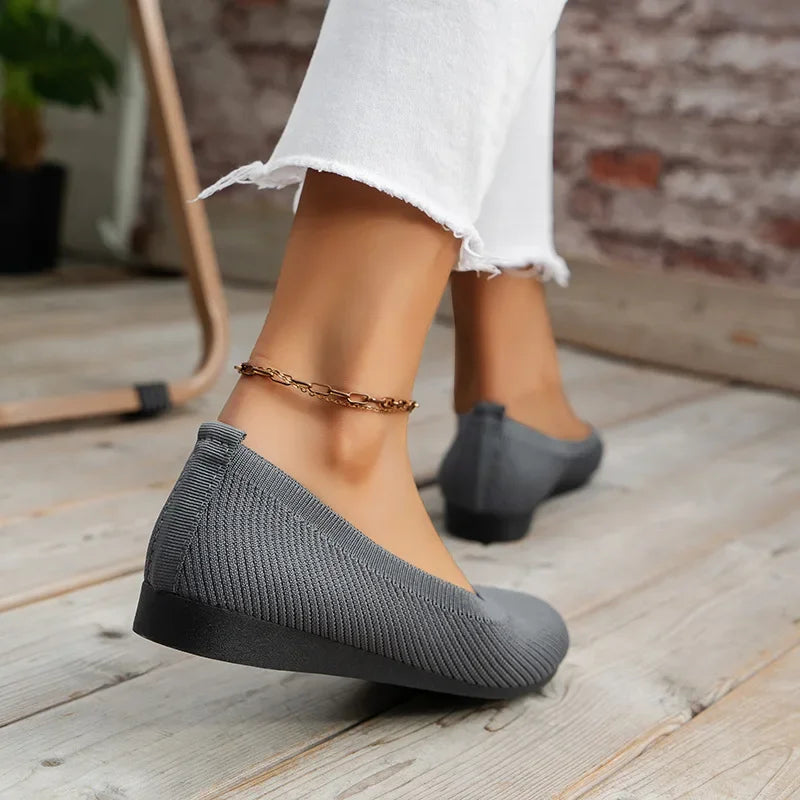Elegante, pyntede ballerinaer med strikket tekstur