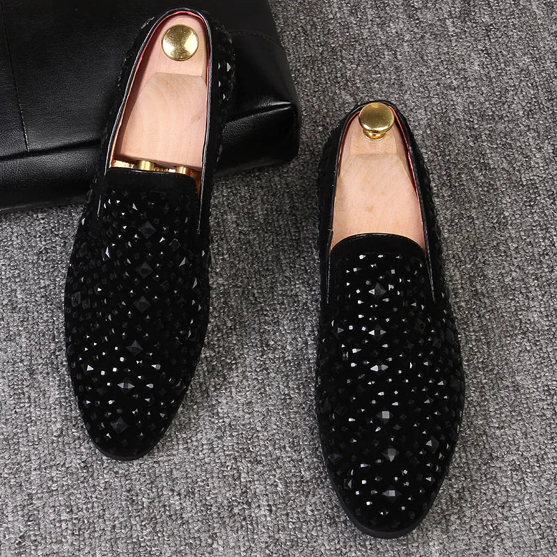 Elegant slip-on-sko med utskjæringsdetaljer