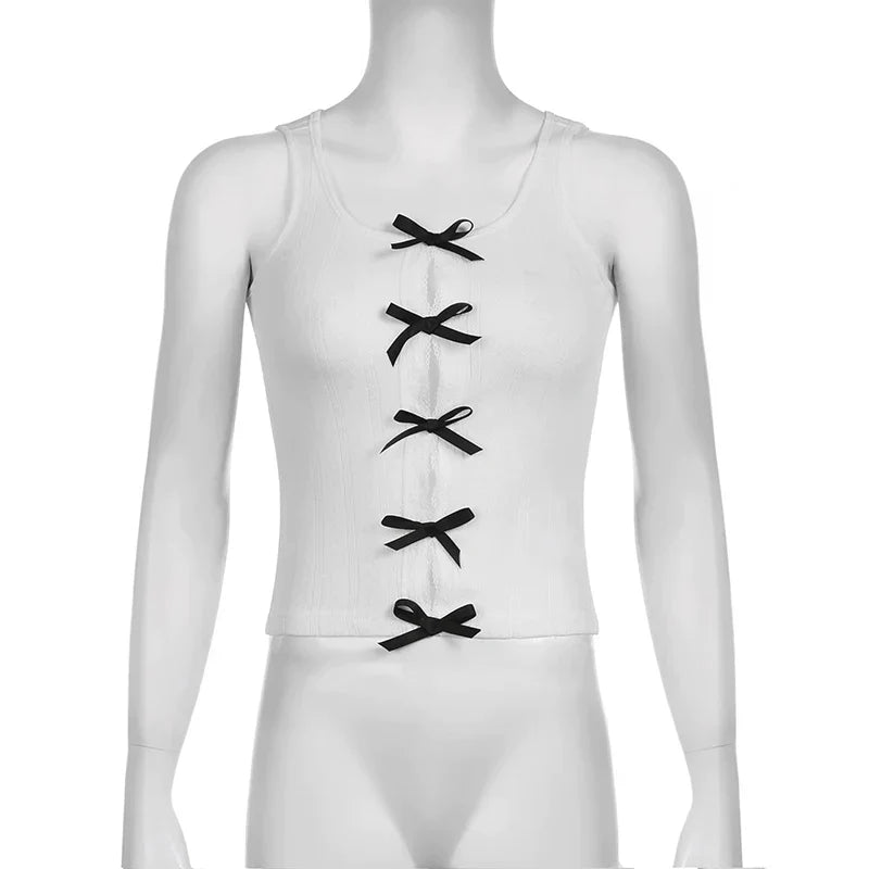 Ribbestrikket tanktop med snøredetaljer